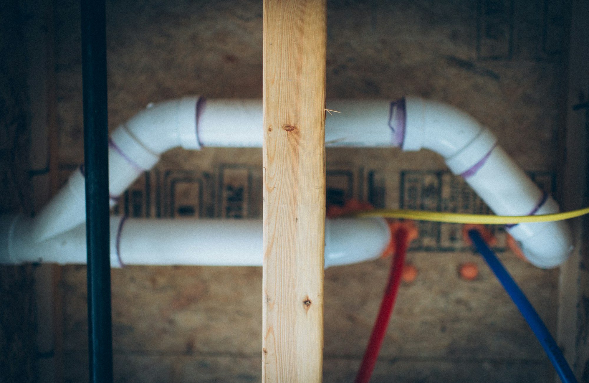 construction-plumbing-pipes-exposed.jpg